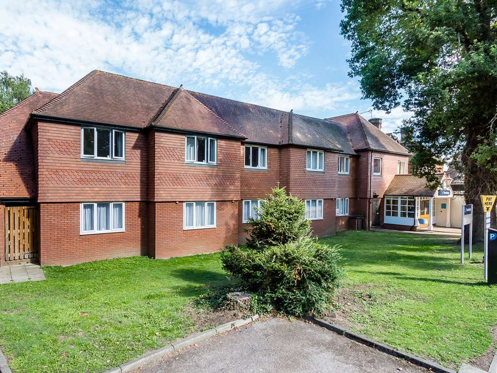 Travelodge Walton On Thames Exteriér fotografie